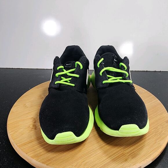 Nike Roshe One Sz 6.5 Youth=7.5Womens 009378 Black White Green Running Sneakers - Picture 3 of 8